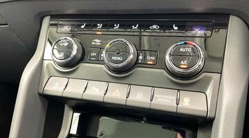 2024 Škoda TSI ACT SE L Euro 6 5-door (Black) - Image: 13