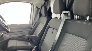 2025 Volkswagen 2.0 TDI 110 Commerce Plus Van (Grey) - Image: 32