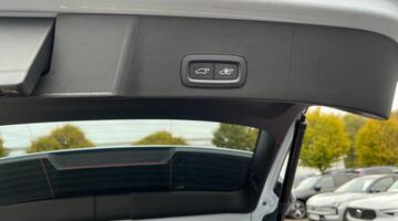 2025 Volvo 2.0 B4 MHEV Ultra Dark DCT Auto Euro 6 5-door (Blue) - Image: 24