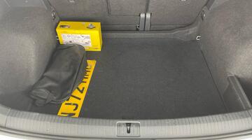 2022 Volkswagen 2.0 TDI R-Line DSG Euro 6 5-door (White) - Image: 32