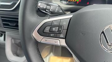 2025 Volkswagen 2.0 TDI 600 Auto Euro 6 4-door (Beige) - Image: 32