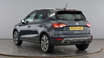 2025 SEAT 1.0 TSI FR Sport DSG Euro 6 5-door (Blue) - Image: 3