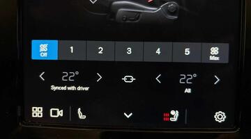 2022 Volvo Recharge 69kWh Ultimate Auto 5-door (Silver) - Image: 40