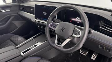 2025 Volkswagen ETSI MHEV R-Line DSG Euro 6 5-door (Grey) - Image: 6