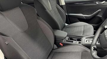 2025 Škoda TSI e-TEC MHEV ACT SE Technology DSG Euro 6 5-door (White) - Image: 10