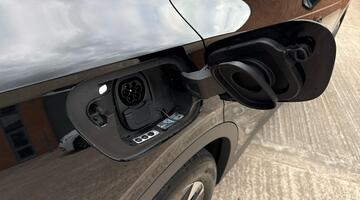 2025 Volkswagen Pro 77kWh Match Auto 5-door (Black) - Image: 19