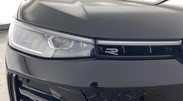 2025 Volkswagen 2.0 TSI R-Line DSG Euro 6 5-door (Black) - Image: 45