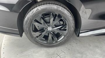 2025 Volkswagen Pro S 86kWh Match Plus Tourer Auto 5-door (Black) - Image: 27