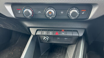 2025 Audi TFSI 35 Black Edition Sportback S Tronic Euro 6 5-door (White) - Image: 33