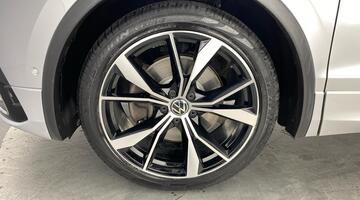 2020 Volkswagen 2.0 TDI R-Line DSG 4Motion Euro 6 5-door (Silver) - Image: 39