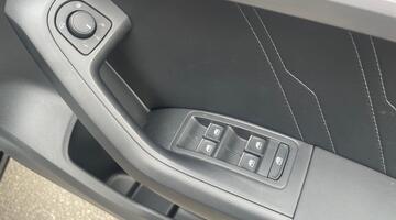 2025 SEAT TSI EVO FR Sport DSG Euro 6 5-door (Black) - Image: 16