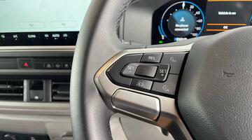 2025 Volkswagen T32 65kWh Commerce Plus Auto RWD SWB 5-door (White) - Image: 24