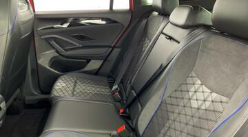 2025 Volkswagen 2.0 TDI R-Line DSG Euro 6 5-door (Red) - Image: 36