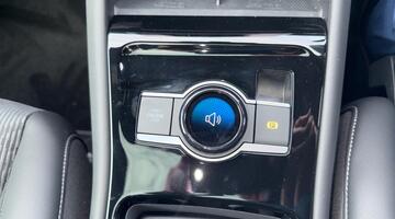 2025 Volkswagen TSI eHybrid 19.7kWh R-Line Edition DSG Euro 6 5-door (White) - Image: 37