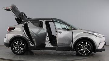2017 Toyota VVT-h Dynamic CVT Euro 6 5-door (Silver) - Image: 10