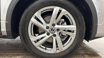 2025 Volkswagen TSI R-Line DSG Euro 6 5-door (Silver) - Image: 5