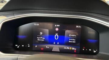 2025 Volkswagen TSI Style DSG Euro 6 5-door (Red) - Image: 24