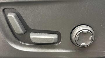 2022 Volvo Recharge 69kWh Ultimate Auto 5-door (Grey) - Image: 28