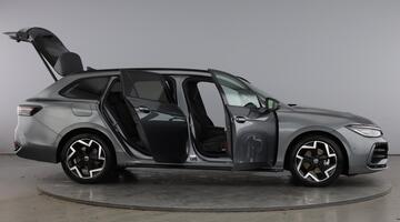 2025 Volkswagen ETSI MHEV R-Line DSG Euro 6 5-door (Grey) - Image: 10