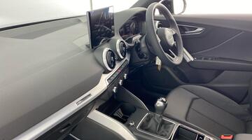 2025 Audi TFSI CoD 35 S line Euro 6 5-door (Black) - Image: 2