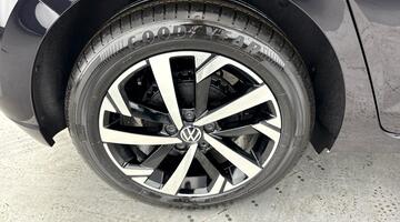 2025 Volkswagen 1.0 TSI Match DSG Euro 6 5-door (Black) - Image: 17