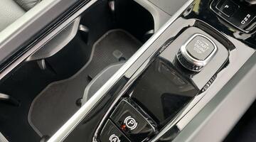 2024 Volvo 2.0 B5 MHEV Plus Auto Euro 6 5-door (Grey) - Image: 18