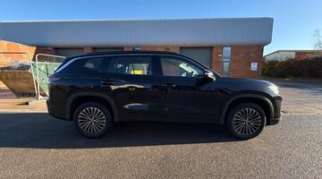 2025 Volkswagen 2.0 TDI Life DSG Euro 6 5-door (Black) - Image: 4