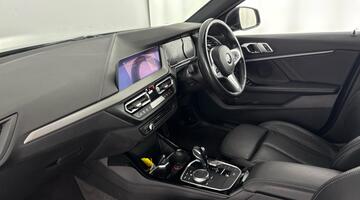 2020 BMW 118i M Sport DCT Euro 6 5-door (Black) - Image: 2