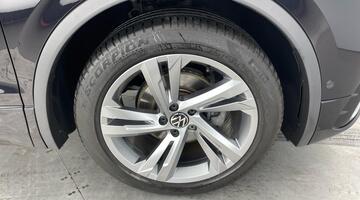 2023 Volkswagen TSI R-Line Edition DSG Euro 6 5-door (Black) - Image: 5