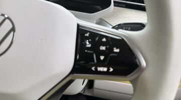 2024 Volkswagen Pro 77kWh Life Auto 5-door (Multicolour) - Image: 26