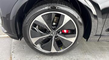 2025 Audi SQ6 SUV Edition 1 e-tron 360,00 kW (Black) - Image: 42