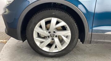 2022 Volkswagen TSI Life DSG Euro 6 5-door (Blue) - Image: 36