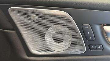 2025 Volvo 2.0h T8 18.8kWh Ultra Dark Auto Euro 6 5-door (Silver) - Image: 27