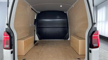 2025 Volkswagen 2.0 TDI T28 Highline FWD SWB Euro 6 5-door (White) - Image: 8