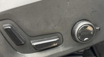 2025 Volvo 2.0 B5 MHEV Plus Auto Euro 6 5-door (White) - Image: 27