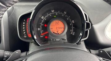 2020 Toyota 1.0 VVT-i x-trend Funroof x-shift Euro 6 5-door (White) - Image: 28