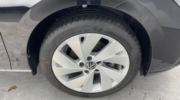 2024 Volkswagen TSI Style Euro 6 5-door (Black) - Image: 5