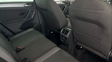 2022 Volkswagen TSI Active DSG Euro 6 5-door (Grey) - Image: 28