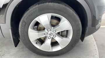 2020 Volvo 2.0 T4 Momentum Pro Auto Euro 6 5-door (Black) - Image: 5