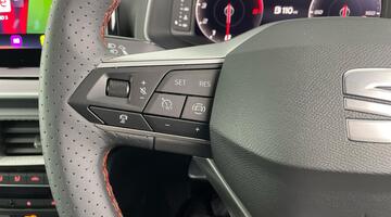 2025 SEAT 1.0 TSI FR Black Edition Euro 6 5-door (Multicolour) - Image: 23