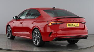 2025 Škoda 2.0 TSI vRS DSG Euro 6 5-door (Red) - Image: 3