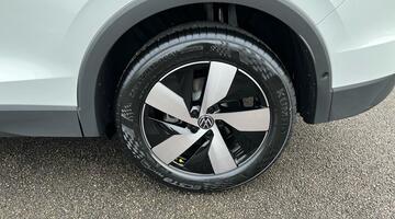 2025 Volkswagen ETSI MHEV Match DSG Euro 6 5-door (White) - Image: 31