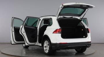 2021 Volkswagen TSI Life Euro 6 5-door (White) - Image: 11