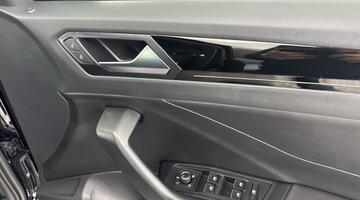 2025 Volkswagen 2.0 TDI R-Line DSG Euro 6 5-door (Black) - Image: 20