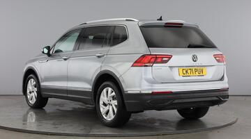 2021 Volkswagen 2.0 TDI Life DSG Euro 6 5-door (Silver) - Image: 3