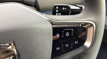 2025 Volvo Twin Performance 69kWh Plus Auto 5-door (Black) - Image: 30