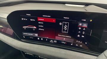 2025 Audi 100kWh Launch Edition Auto 5-door (White) - Image: 26