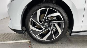 2025 Volkswagen Pro 77kWh Match Tourer Auto 5-door (White) - Image: 1