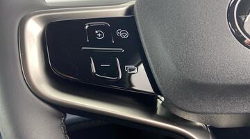 2025 Volvo Single Motor Extended Range 69kWh Plus Auto 5-door (White) - Image: 22