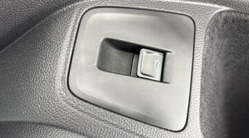 2025 Volkswagen TSI R-Line DSG Euro 6 5-door (White) - Image: 32